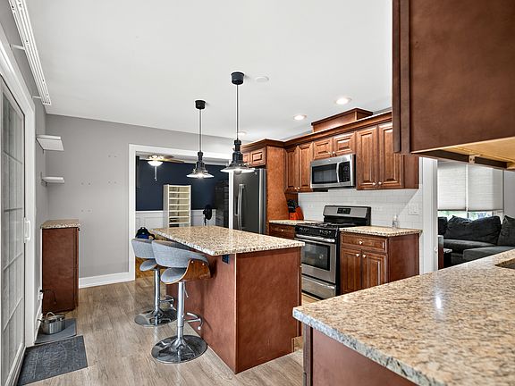5th image of 1603 Roder Ct