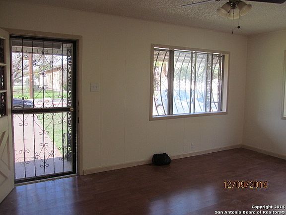 5th image of 742 SW 39th St