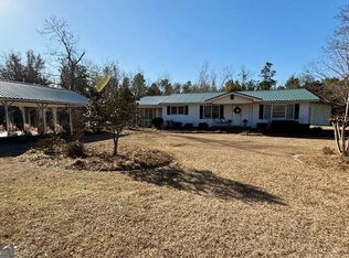 425 Hunter Rd, Baxley, GA 31513