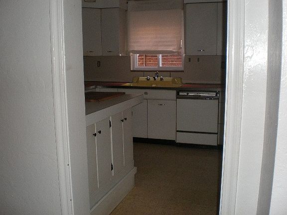4th image of 304 Lenox Avenue # Fl 1ST