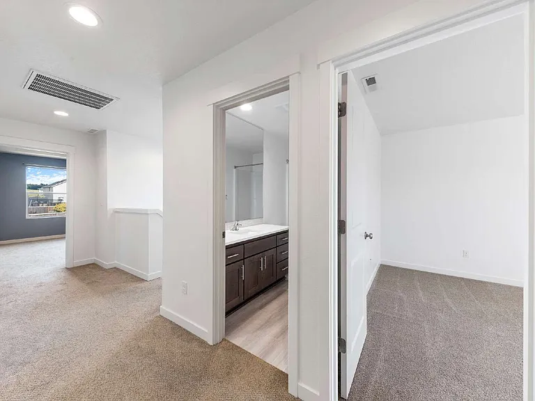 1722 N Kalapuya Pl — Photo 34