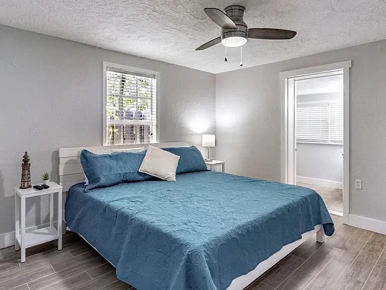 3505 Almeria Ave — Photo 17