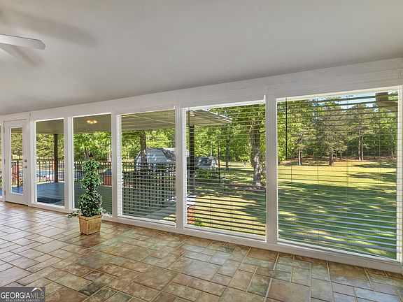 5th image of 723 Goza Rd
