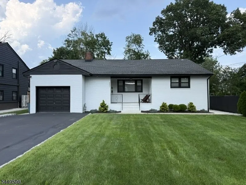 3 bed, 2.5 bath, 1457 sqft, $4,200 — Photo 1