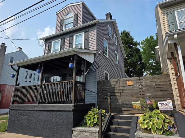 135 Railroad St, Catasauqua, PA 18032