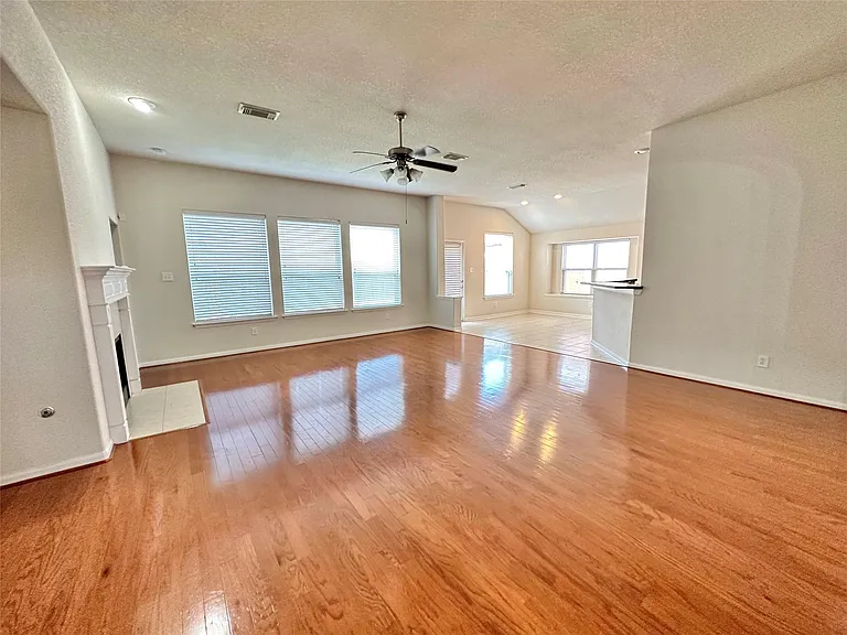 1307 Surecrop Ln — Photo 7