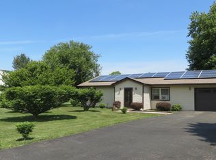 7 Quail Run Rd, Hopewell Junction, NY 12533