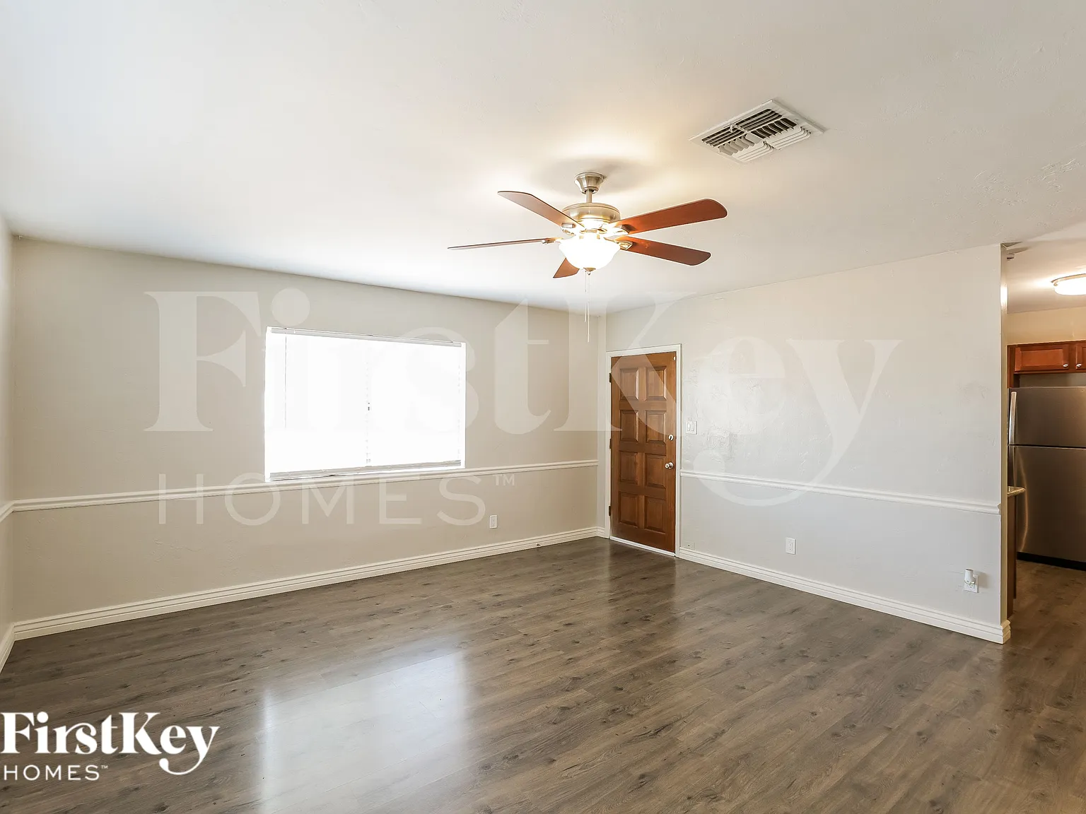 3 bed, 2.0 bath, 1953 sqft, $2,155 — Photo 3
