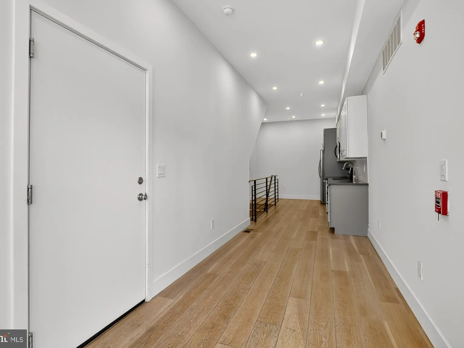 1 bed, $1,320 — Photo 3