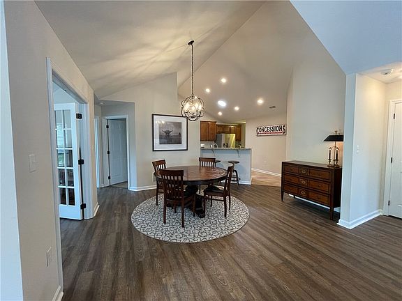 4th image of 1032 Feltham Ln