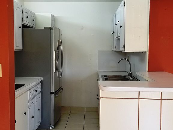 5th image of 10379 N Kendall Dr APT L6