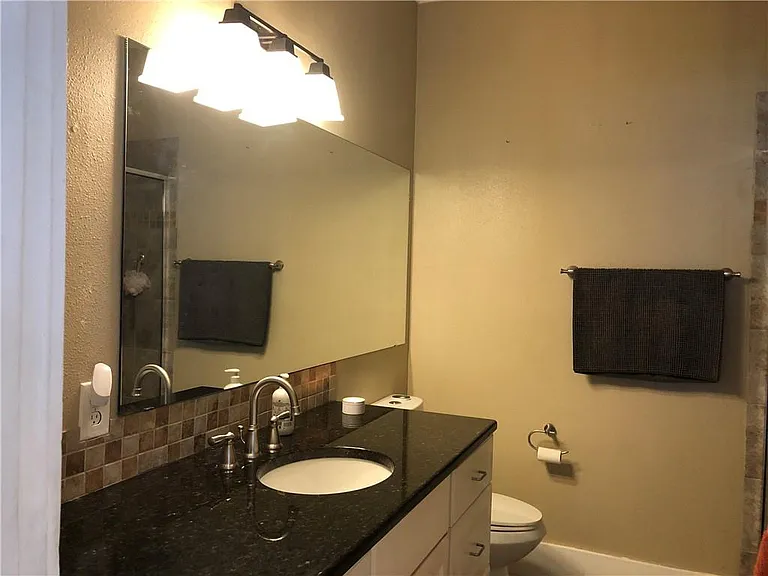 3803 Duval St #B — Photo 13