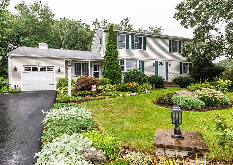 1st image of 240 Cherry Hill Dr