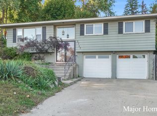 2747 Frederick Ave NW, Grand Rapids, MI 49544