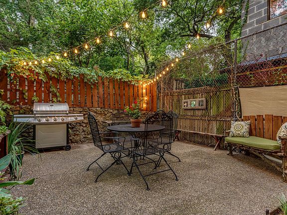 9026SanLeandroDrLITTLE-006-007-9026SanLeandroTwilight4-MLS_Size.jpg