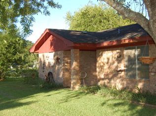 405 Royal Rd, Port Lavaca, TX 77979