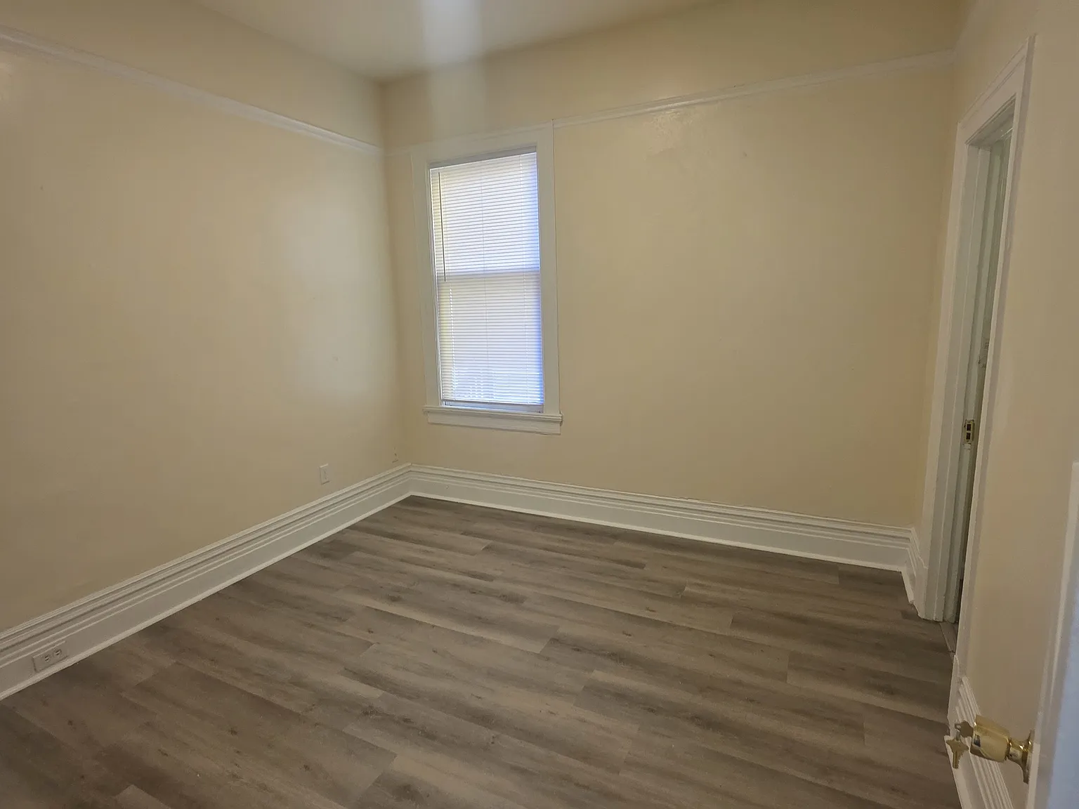 2 bed, 1200 sqft, $2,295 — Photo 4