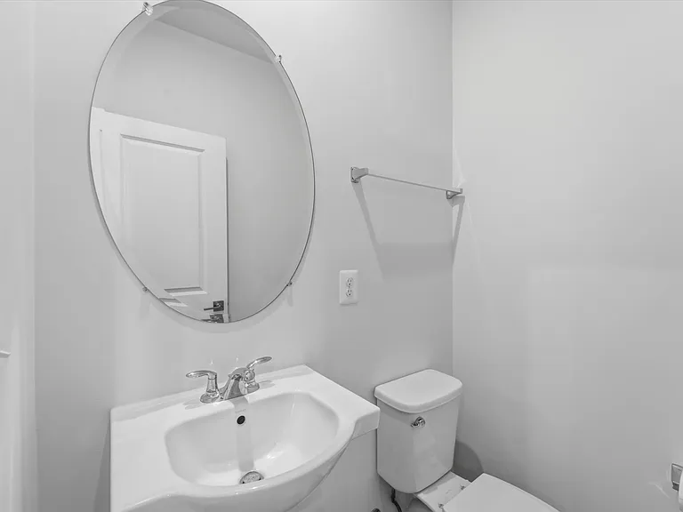 4256 Frost St — Photo 12