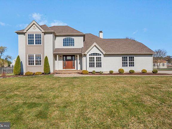 4th image of 66 Plumtree Dr