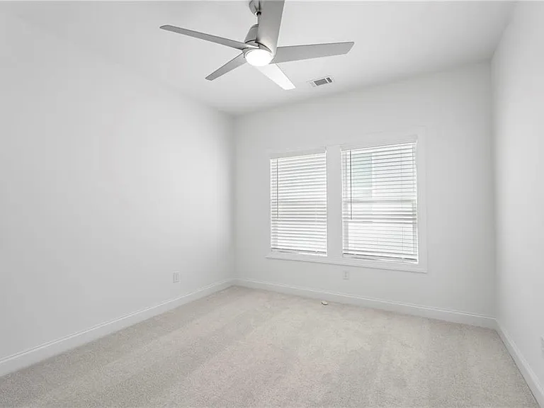 1042 Winding Branch Dr — Photo 32