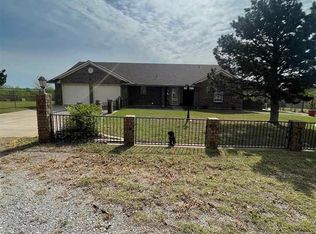 190 Foxfire Rd, Lawton, OK 73507