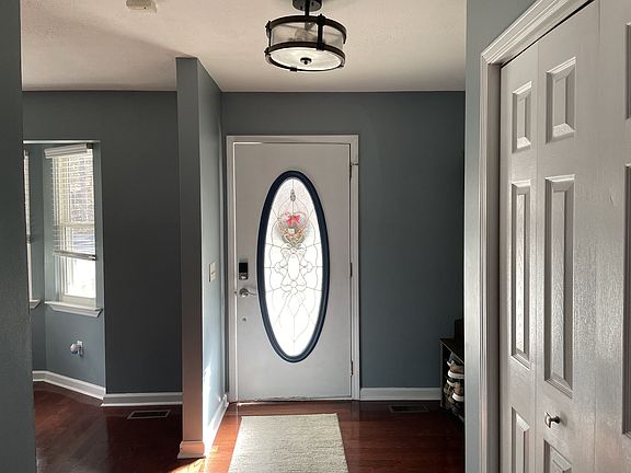 3rd image of 108 Eastwood Dr