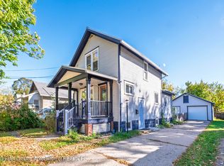 922 Clayton St, Lansing, MI 48915