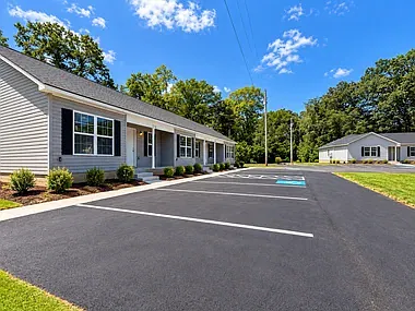 3 bed, 1100 sqft, $1,650 — Photo 3