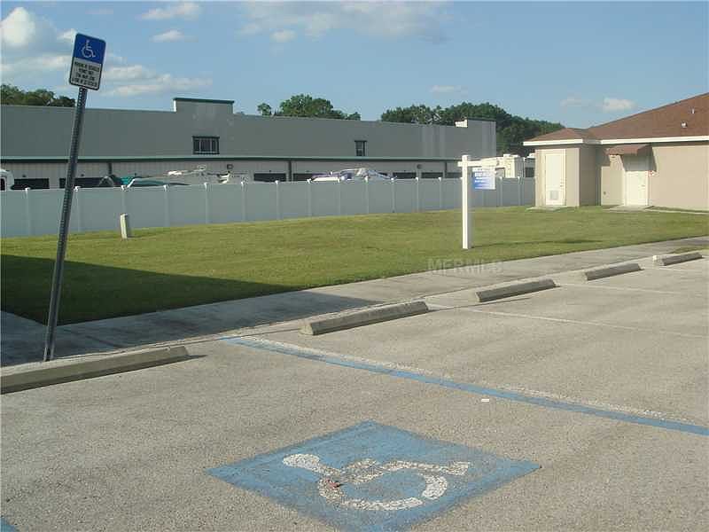 2nd image of 612 Robin Rd