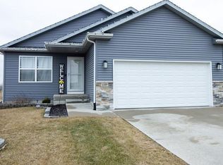 6309 Deer Stone Dr SW, Cedar Rapids, IA 52404