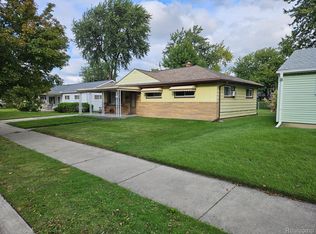 26724 Compson St, Roseville, MI 48066