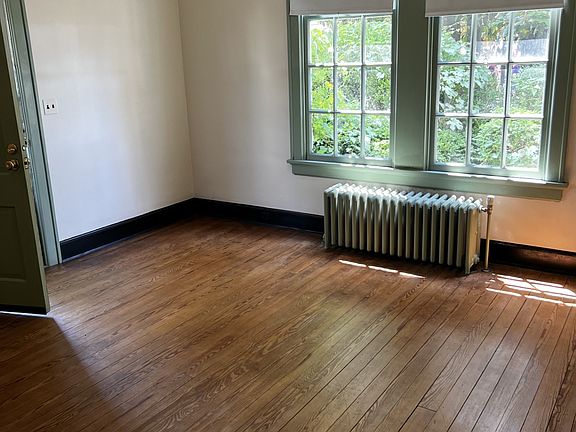 4th image of 415 Scotland St #C