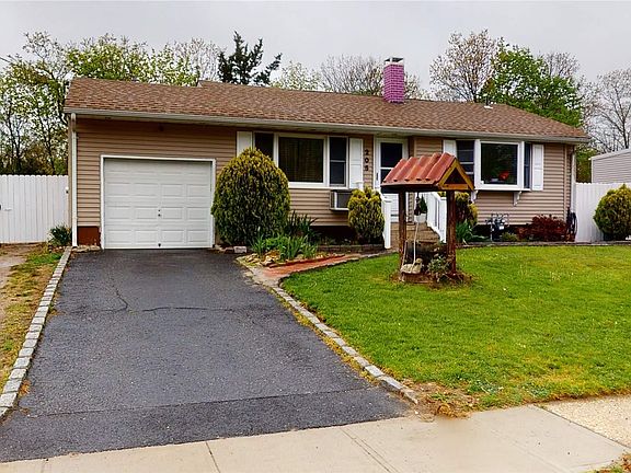 2nd image of 205 Stuyvesant Dr