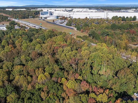 3rd image of 401 Old Jones Rd