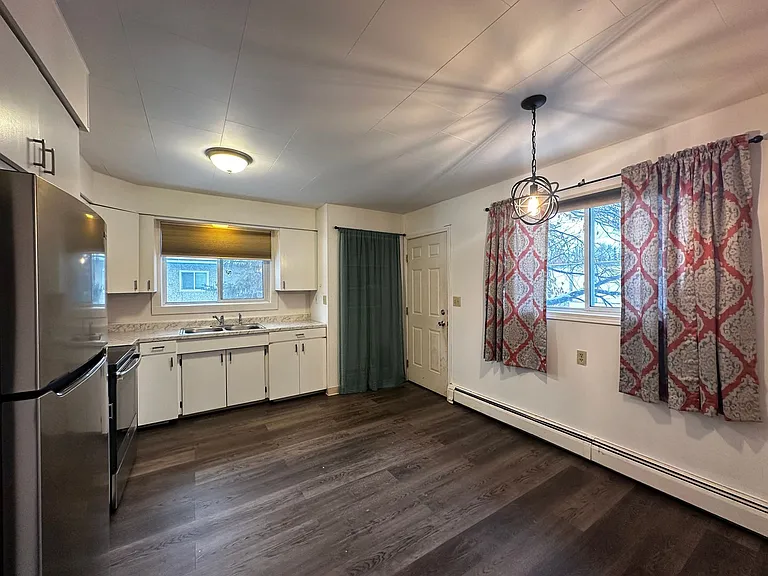 94 Farewell Ave — Photo 17