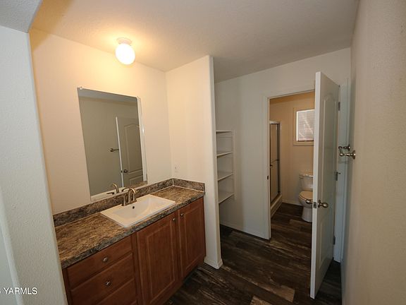 5th image of 802 N 40th Ave #83