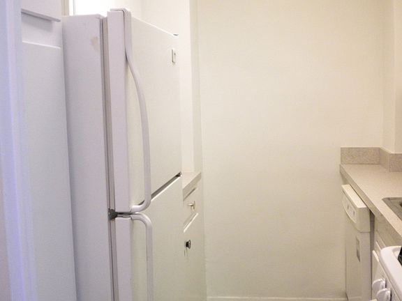 5th image of 444 E 84th St APT 4H