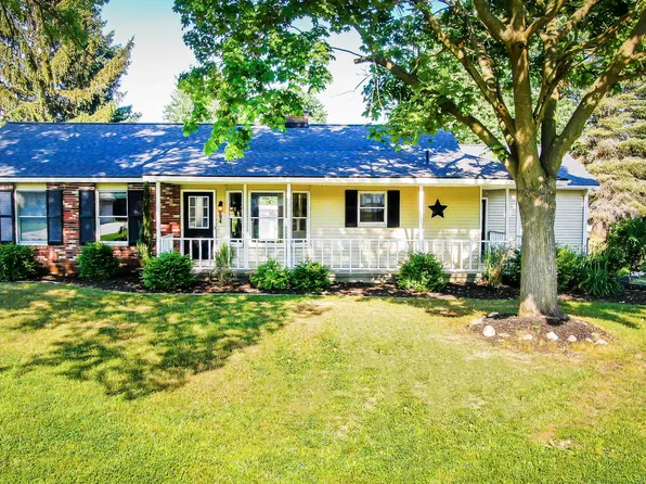 8894 Cedarview Ave, Jenison, MI 49428