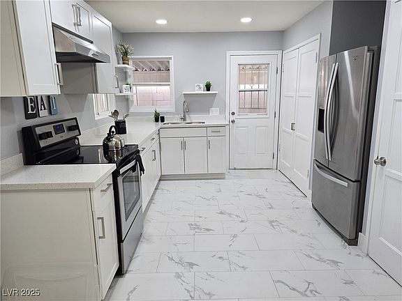 5th image of 1021 Wengert Ave