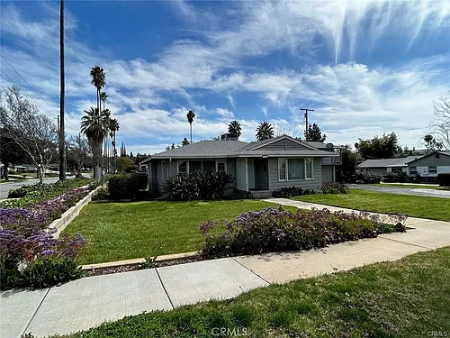 696 E Cypress Ave Photo 1