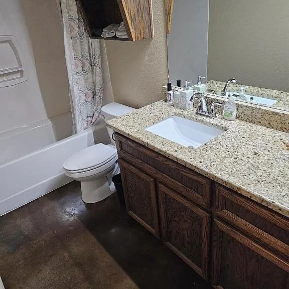1315 Greens Private Dr — Photo 8