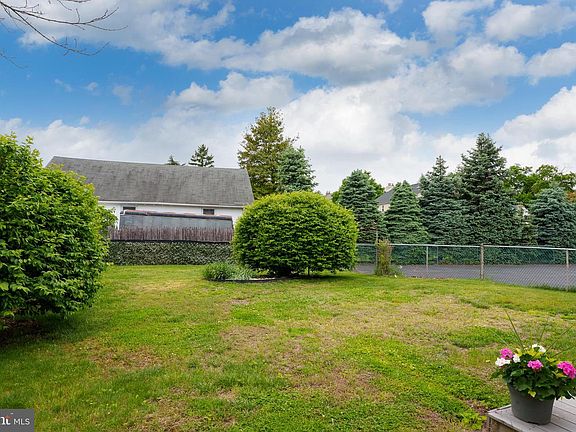 4th image of 953 Klockner Rd