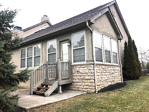 3rd image of 1033 Starlight Ln