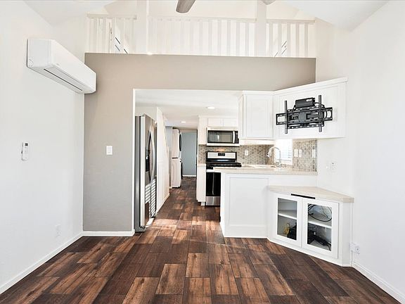 More livingroom angle