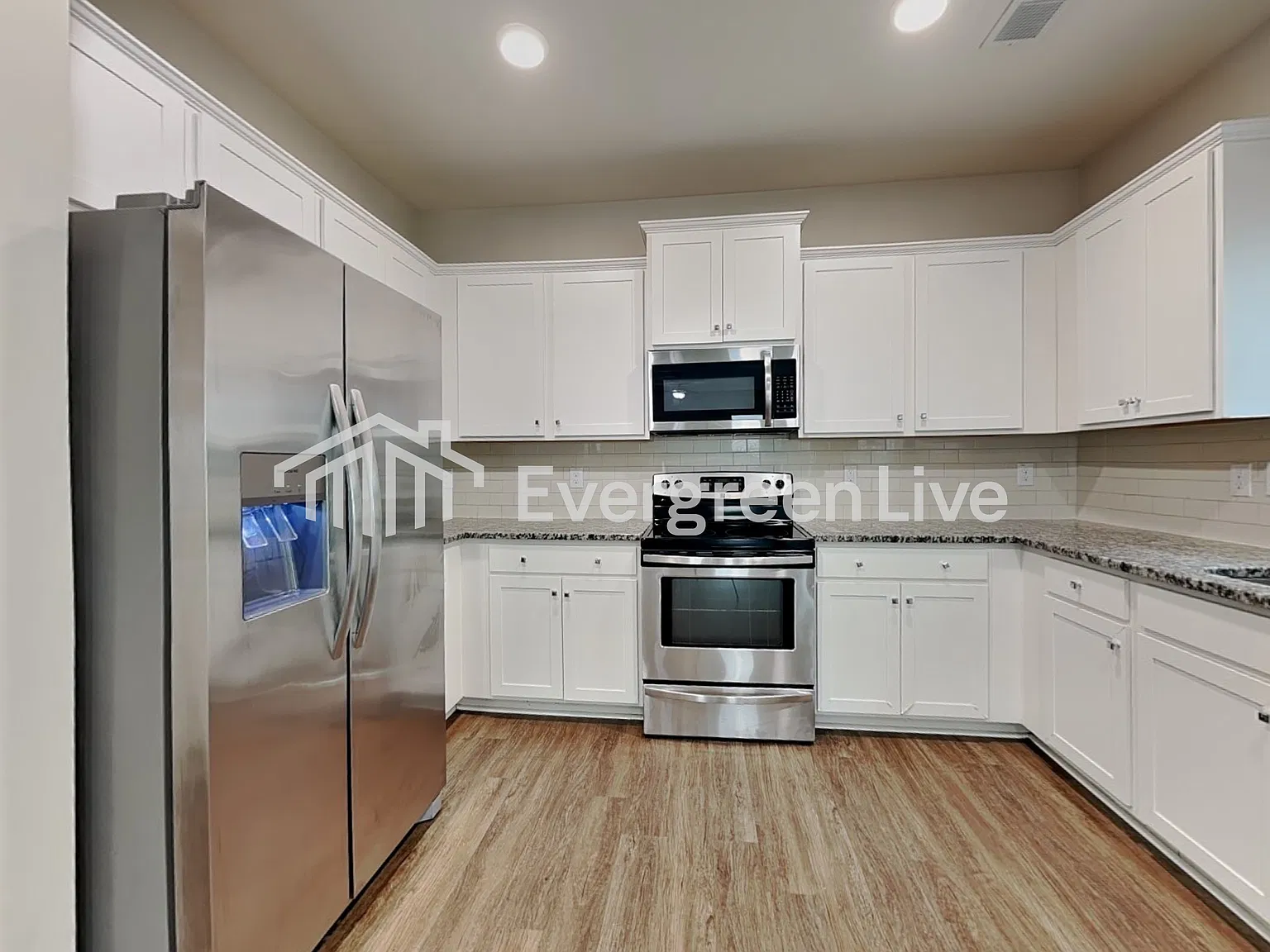 4 bed, 2.5 bath, 2282 sqft, $2,295 — Photo 4