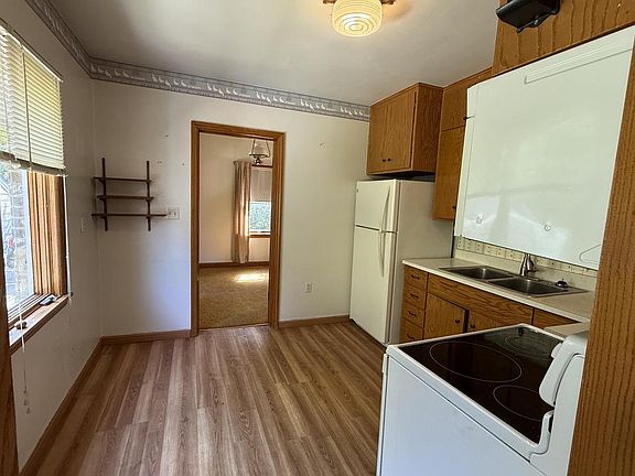 4th image of 2786 S Moorland ROAD