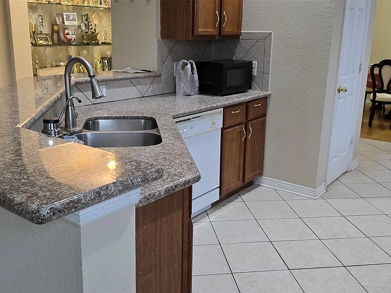 1018 Winter Green Ct — Photo 14