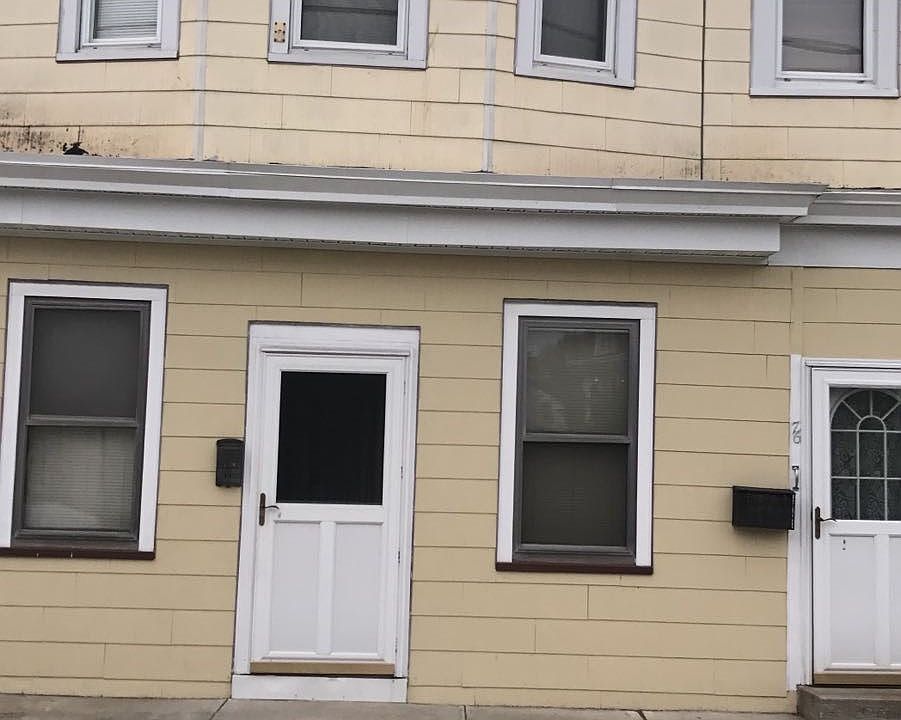 2nd image of 76 West St