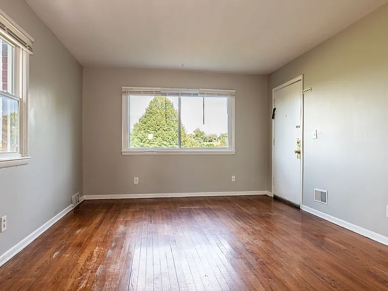4112 N 48th St — Photo 3