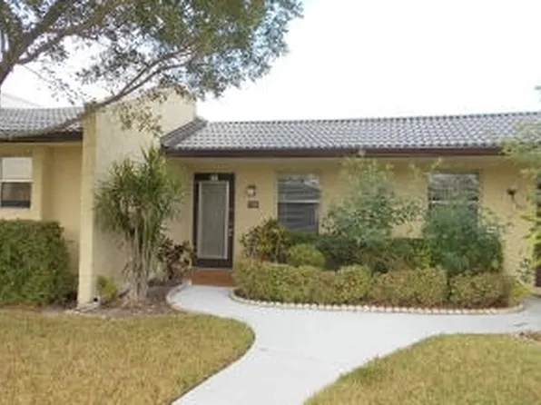 303 Golden River Dr, West Palm Beach, FL 33411